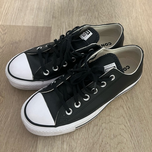 Converse Shoes - Women Chuck Converse
